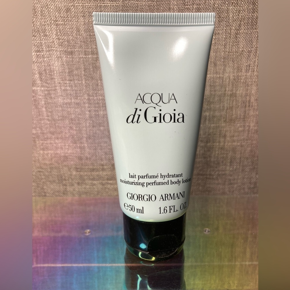 Giorgio Armani Acqua di Gioia Moisturizing Perfumed Body Lotion